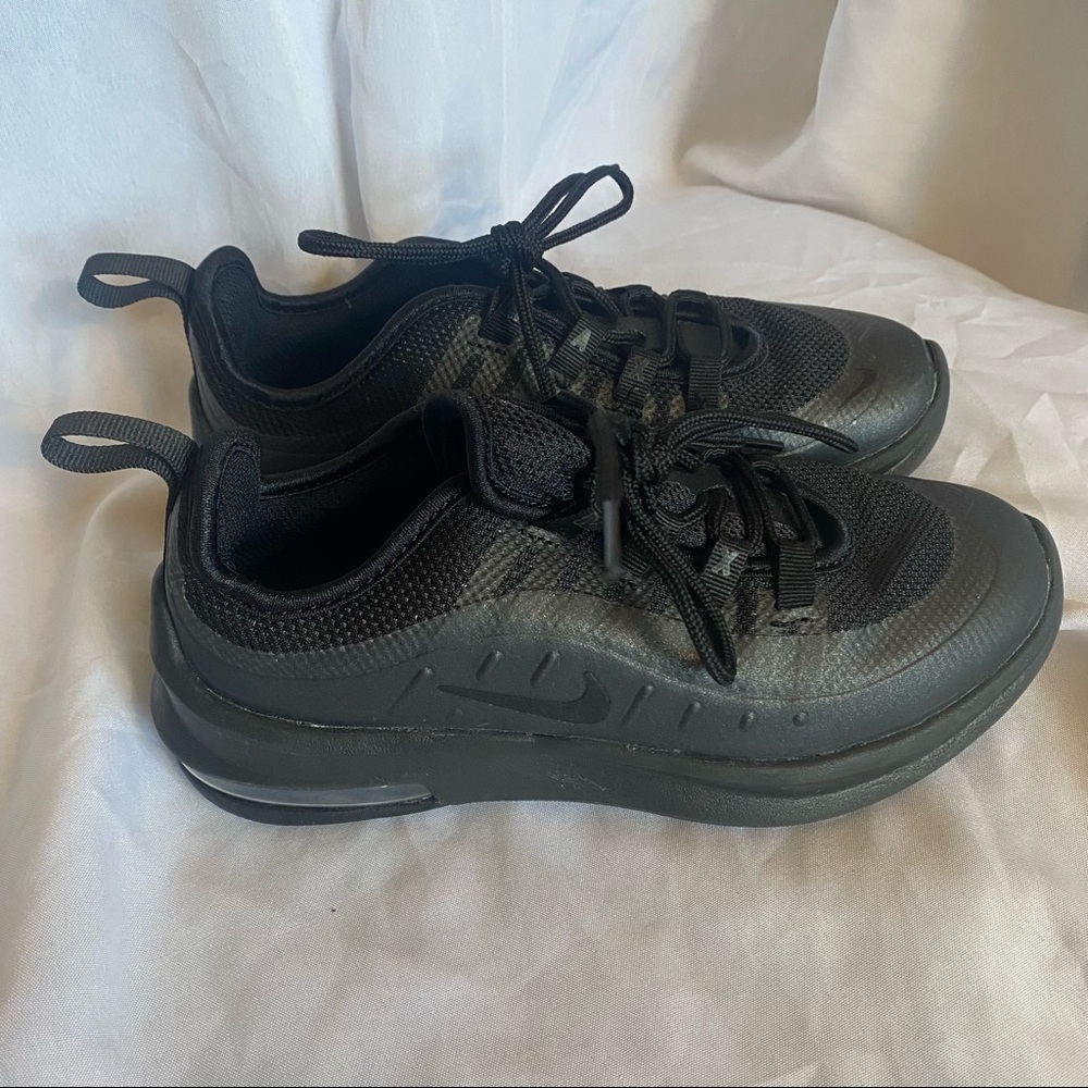 Nike Air Max Axis